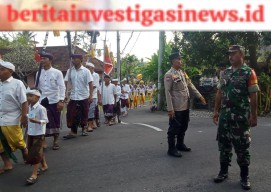 Wujud Sinergisitas Pecalang, Babinsa-Bhabinkamtibmas Pastikan Aman Kegiatan Upacara Melasti