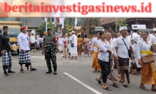 Babinsa-Bhabinkamtibmas Besinergi Dengan Inkait dan Pecalang Amankan Upacara Pujawali