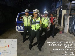 Polsek Sawahan Lakukan Patroli Malam Untuk Antisipasi 3C dan Gangster