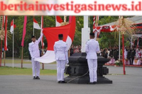 Upacara Penurunan Bendera Sangsaka Merah Putih di Lapangan Niti Madala Renon
