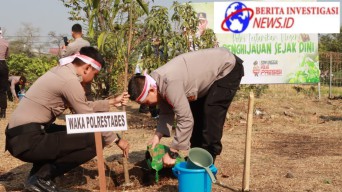Aksi Tanam Pohon Serentak Dalam Rangka HUT RI ke - 78 digelar Polrestabes