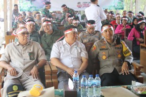 Polres Nganjuk Bersama Forkopimda Tanam Pohon Sebagai Rangkaian Peringatan Hari Kemerdekaan RI ke – 78