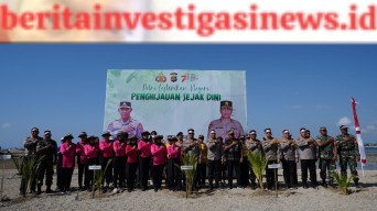 Kapolda Bali Bersama Bhayangkari Tanam Pohon di Pantai Sanur
