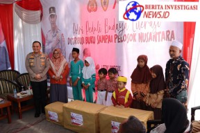 Jum'at Curhat dan Polri Peduli Budaya Literasi, Polrestabes Surabaya Bagikan Buku, Al-Quran dan Al-Qitab