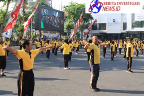 Untuk Menjaga Kebugaran Polrestabes Surabaya Gelar Olahraga Rutin Setiap Sabtu Pagi