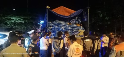 Adanya Laka Lantas Diduga Akibat Tetesan Air Garam, Polres Bangkalan Bersama Tim Gabungan Gelar Operasi Antisipasi Laka Lantas