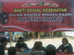 Minggu Kasih Polresta Sidoarjo Mengadakan Kegiatan Bakti Sosial dan Bakti Kesehatan di GKJW Krembung Sidoarjo