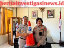 Polres Kawban Ngurah Rai Terima Bantuan Hibah Traffic Cones dan Barricade