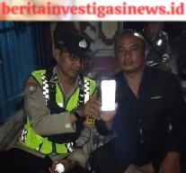 Bhabinkamtibmas Sosialisasikan Aplikasi Polisi Banjar Hebat Kepada Masyarakat