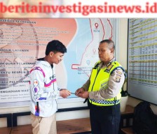 Wujud Polri Humanis, Personil Polsek Kuta Kembalikan Handphone Yang Terjatuh Kepada Pemiliknya