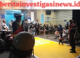 Upaya Menekan Aksi Kriminalitas Pawas Polsek Denbar Laksanakan Blue Light Patrol