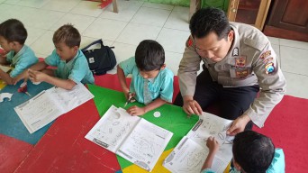 Peduli Perkembangan Anak, Kapolres Jember Gagas Program “Ayahku Mengajar”