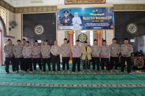 Polrestabes Surabaya Gelar Peringatan Maulid Nabi Muhammad SAW