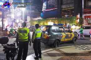 Guna Terwujudnya Kamtibmas Kondusif, Polsek Kuta Gencarkan Blue Light Patrol