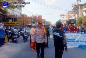 Ciptakan Kelancaran Giat Masyarakat Polsek Denbar Amankan Kirab Maulid Nabi Dimusholla Al-Qomar