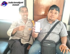 Aplikasi Polisi Banjar Hebat Disosialisasikan Kepada Masayarakat Oleh Bhabinkamtibmas