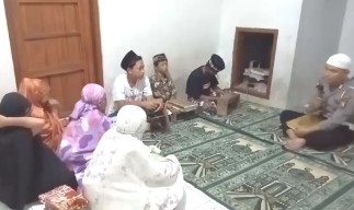 Jadi Guru Ngaji Polantas Polres Situbondo Bangun Rohani Anak Sejak Dini