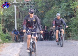 Gowes Kamtibmas Sambang Desa Polres Badung Berbagi