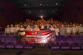 Polrestabes Surabaya Ramaikan Nobar Film "Aku Rindu" Bersama Bhayangkari dan Forkopimda