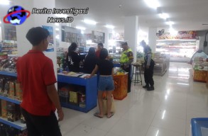 Pelihara Stabilitas Kamtibmas Bluelight Patrol Polsek Denbar Pantau Aktifitas Masyarakat