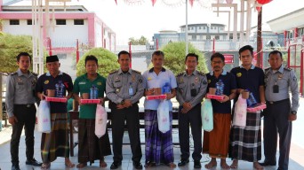 Optimalkan Pelayanan, Lapas Narkotika Kelas IIA Pamekasan Membagikan Peralatan Makan Kepada Warga Binaan