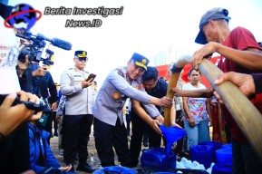 Hari Jadi ke 72 Humas Polri Dirayakan Dengan Berbagi Air Bersih