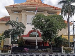 Bungkamnya DPRD Kota Surabaya Dan Dinas Terkait Hasil Hearing Perijinan Twin Tower Hotel, Surabaya Urgen Pemimpin Yang Amanah