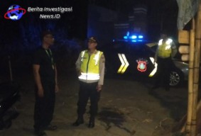 Giatkan Blue Light Patrol, Patroli Polsek Abiansemal Sambangi Satpam Sekolah
