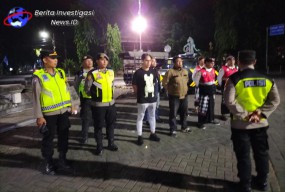 Polsek Denbar Gelar Patroli Atensi Malam Minggu Kedepankan Bluelight Patrol