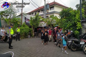 Polsek Densel Atensi Pengamanan Jalan Santai Peringatan Maulid Nabi 2023 MWC NU