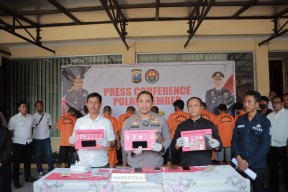 Polres Jember Ungkap Penyalahgunaan Narkoba 10 Orang Berhasil Diamankan Satu Diantaranya Oknum Perangkat Desa