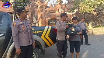 Bhakti Sosial Alumni Akabri 91, Polsek Dentim Bagikan Sembako Kepada Warga Membutuhkan