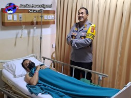 Motivatif Kapolres Tabanan Besuk Anggotanya Yang Sakit