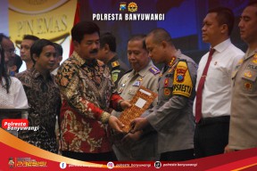 Komitmen Berantas Mafia Tanah, Kapolresta Banyuwangi Raih Penghargaan Pin Emas dari Menteri ATR/BPN