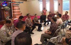 Minggu Kasih, Kapolsek Densel Ajak Masyarakat Sambut Pesta Demokrasi Pemilu 2024 Dengan Aman dan Damai