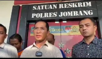 Dua oknum Ngaku Wartawan,Diduga Peras Sekdes Mejoyolosari Jombang