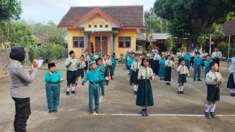 Sosialisasikan Stop Bullying Polres Blitar Blusukan ke Sekolah