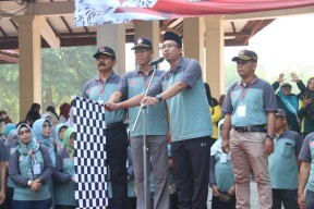Puncak Peringatan HGN Tahun 2023 dan HUT PGRI ke-78, Gus Muhdlor : Guru Ujung Tombak Tercapainya Generasi Emas 2045