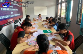 Penilaian Akhir Semester Kejar Paket kepada Sepuluh WBP Lapas Singaraja