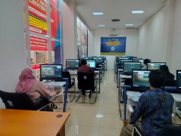 Satlantas Polrestabes laksanakan Proses SIM ke Pemohon Sesuai SOP dan Protokol Kesehatan