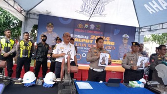 Satlantas Polrestabes Surabaya, Gelar Conference Press Pemusnahan Knalpot Brong Operasi Lilin Semeru 2023
