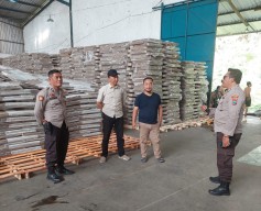 Polres Jember Siagakan Personel 24 Jam Untuk Pengamanan Gudang Penyimpanan Logistik Pemilu 2024