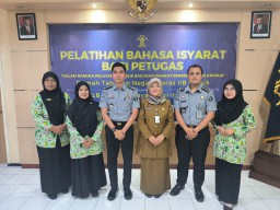 Tingkatkan Pelayanan Yang Ramah Kepada Disabilitas, Rutan Gresik Ikuti Pelatihan Bahasa Isyarat