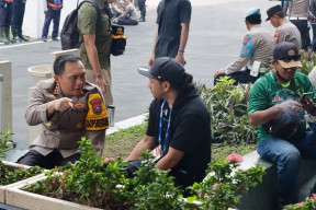 Kedatangan Supporter The Jakmania ke Surabaya Mendapatkan Pengawalan Ketat Polrestabes Surabaya