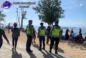 Masyarakat Pesisir Pantai Disambangi Subsatgas Polairud Serukan Pemilu Damai