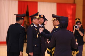 Presiden Jokowi Anugerahi 209 Personel Polri Bintang Bhayangkara Nararya