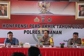 Kapolres Tabanan Konfrensi Pers Akhir Tahun 2023 Dengan Awak Media