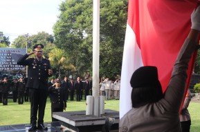 Kapolres Tabanan Pimpin Upacara Bendera Hari Ibu ke 95