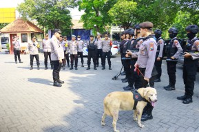 Jelang Perayaan Natal 2023, Polres Tanjung Perak Gelar Sterilisasi Gereja