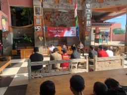 Minggu Kasih Polda Bali Datangi Panti Asuhan Dharma Jati Denpasar